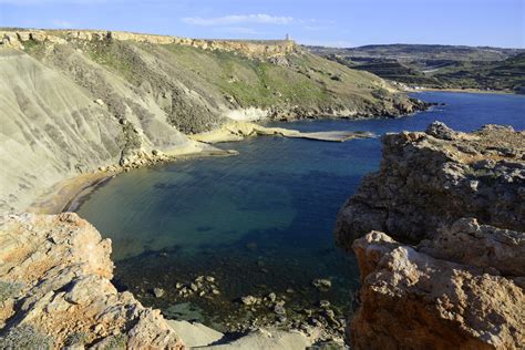 ġnejna bay malta.